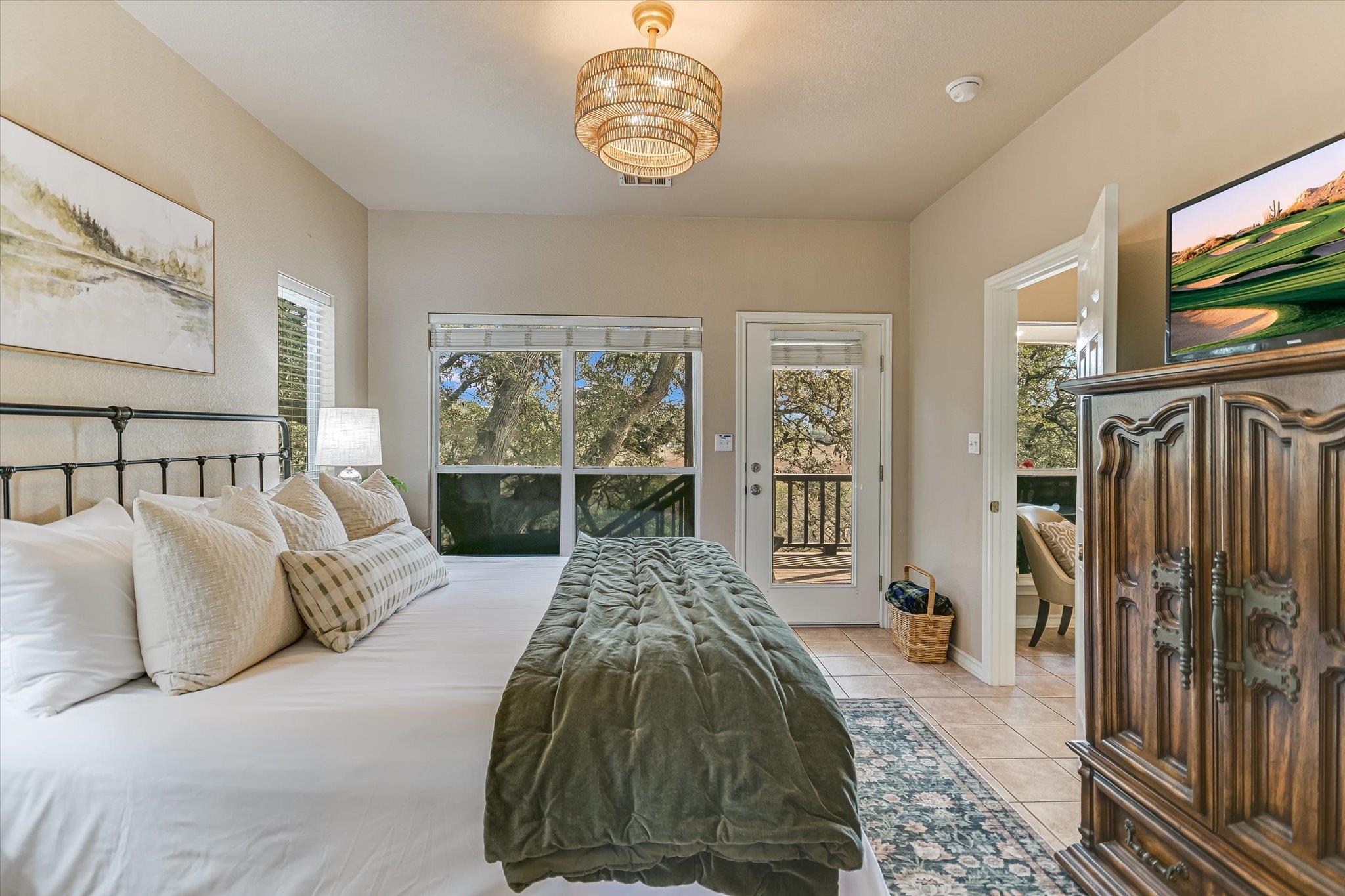 207 River Oaks Dr, Wimberley, TX 78676