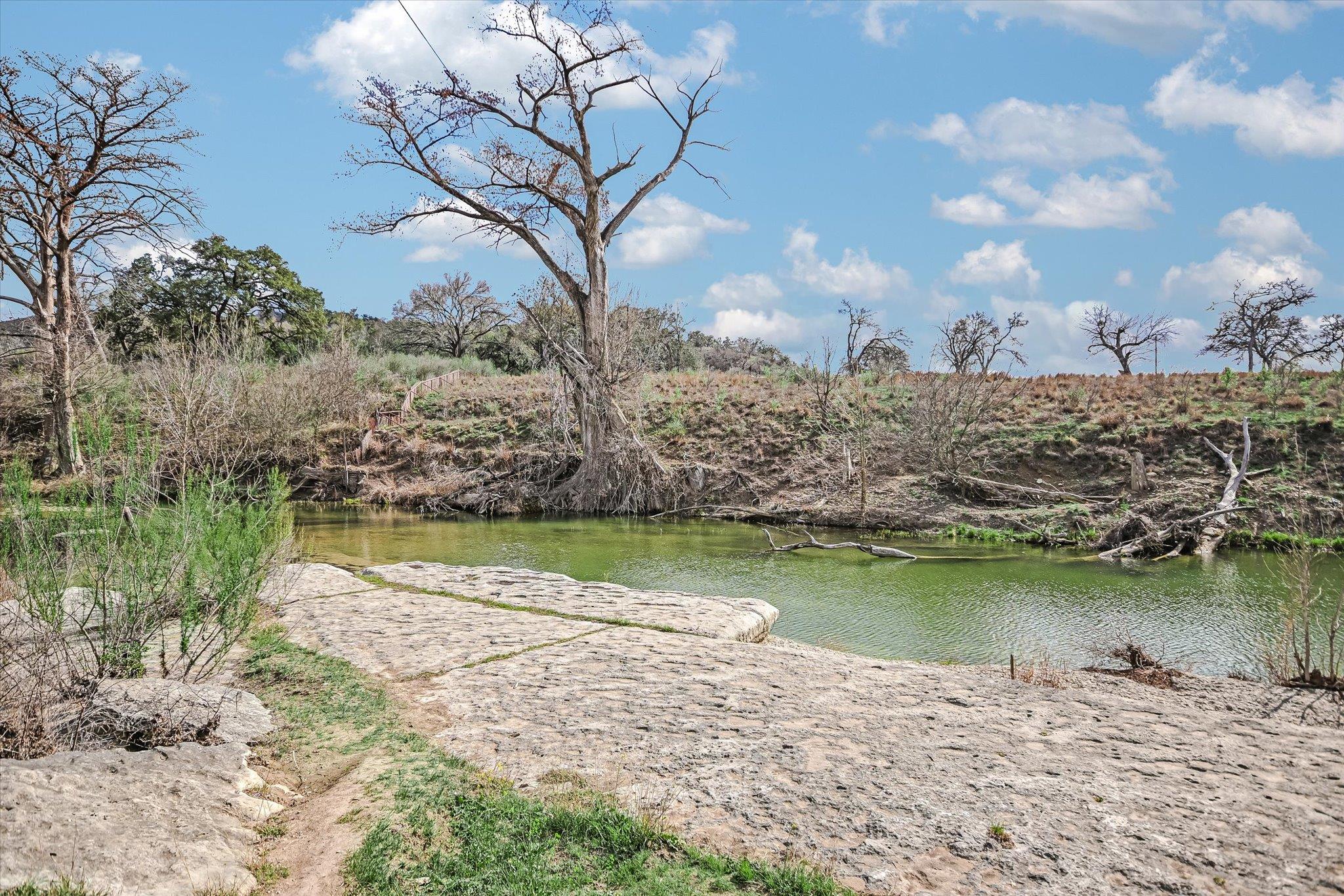 207 River Oaks Dr, Wimberley, TX 78676