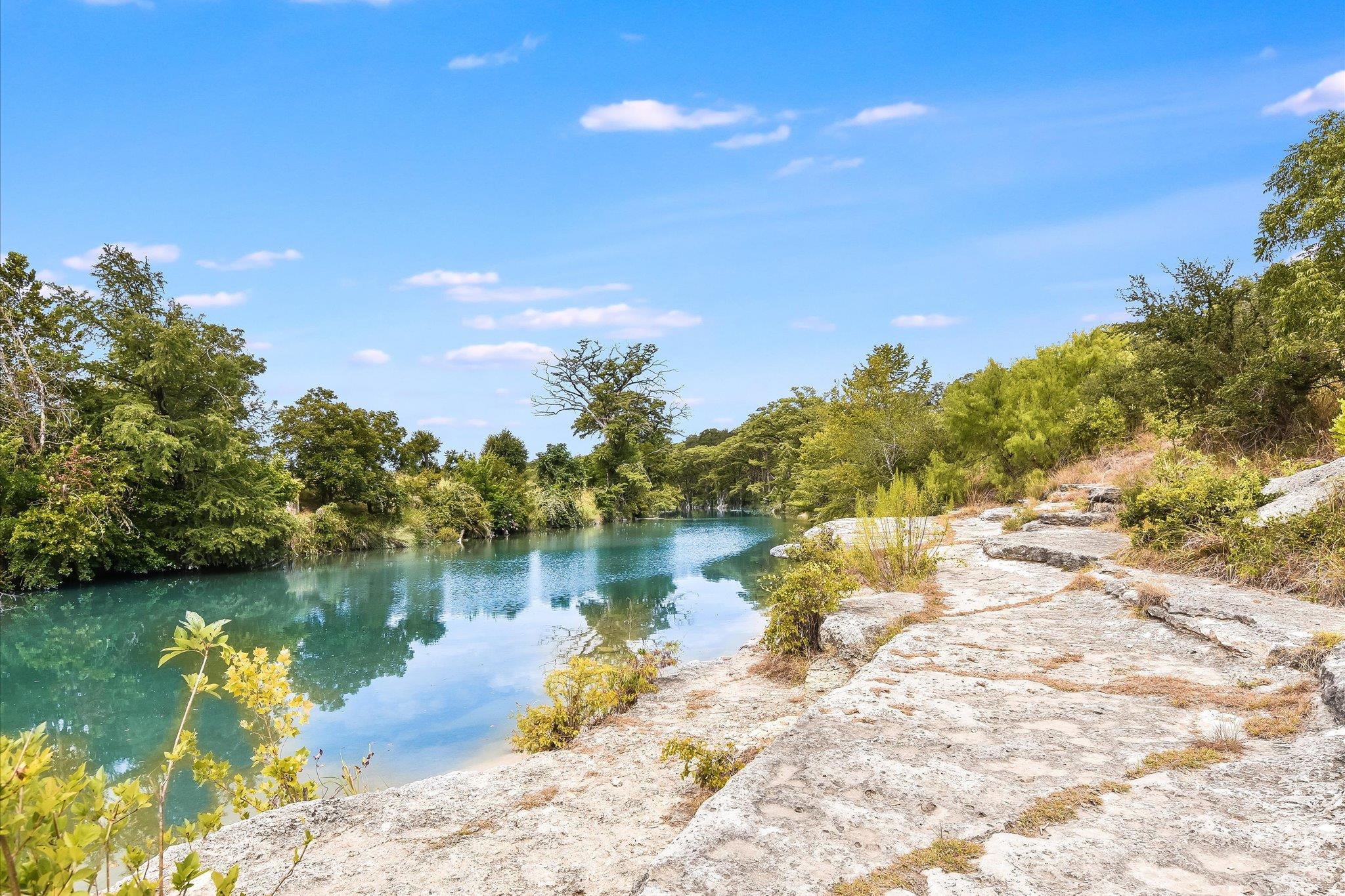 207 River Oaks Dr, Wimberley, TX 78676