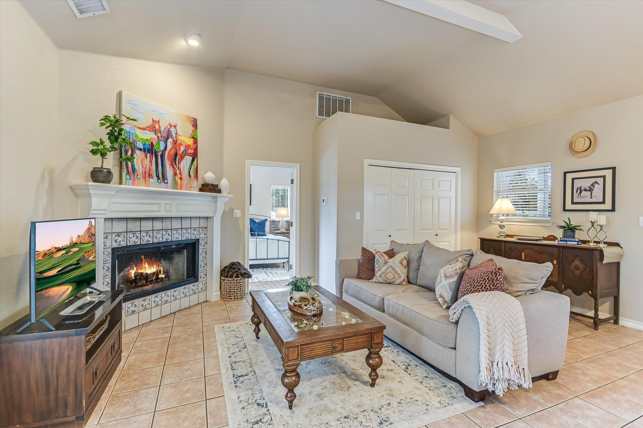 207 River Oaks Dr, Wimberley, TX 78676