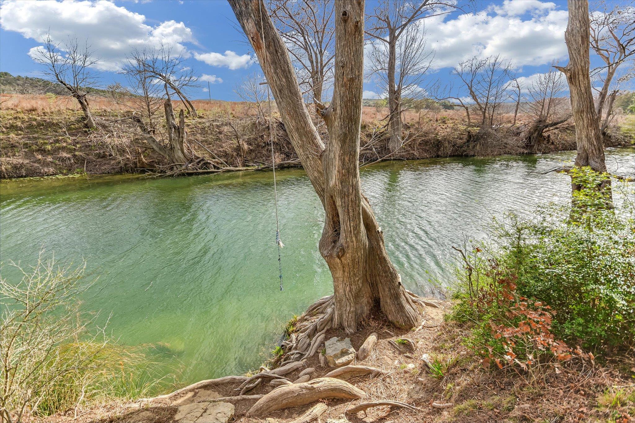 207 River Oaks Dr, Wimberley, TX 78676