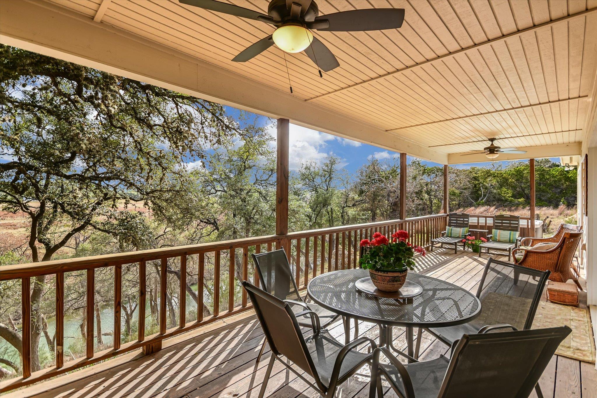 207 River Oaks Dr, Wimberley, TX 78676