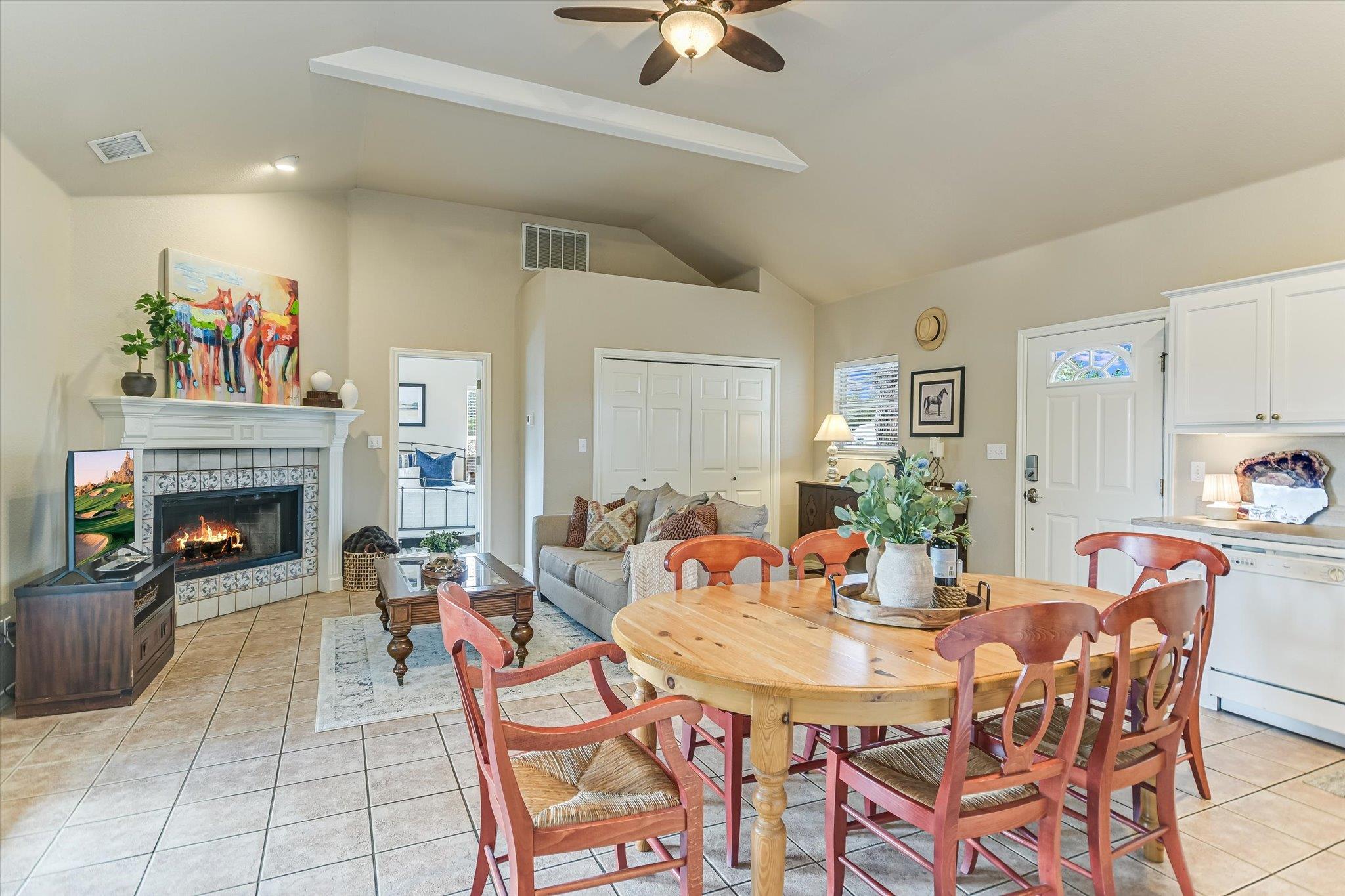 207 River Oaks Dr, Wimberley, TX 78676