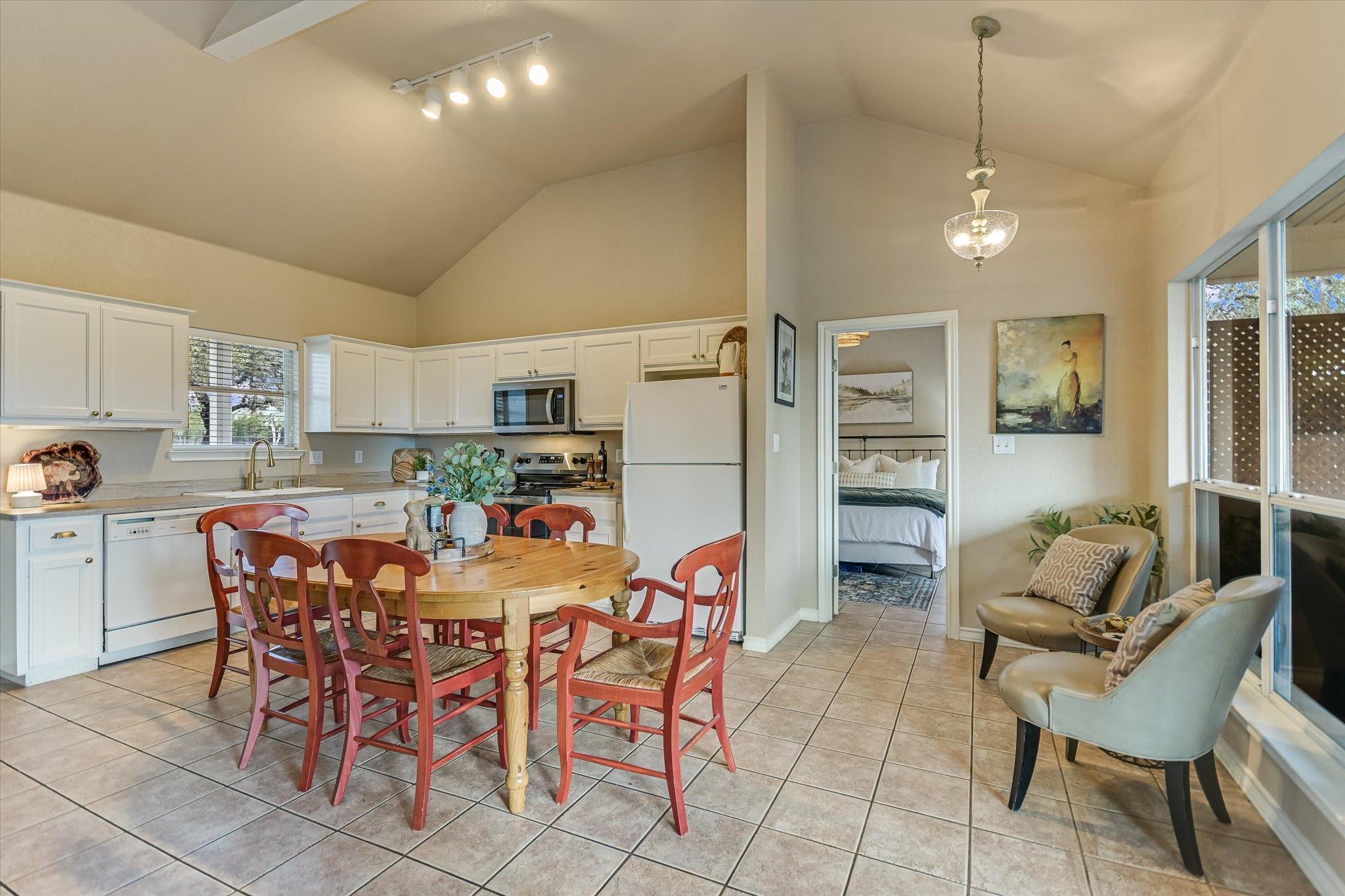 207 River Oaks Dr, Wimberley, TX 78676