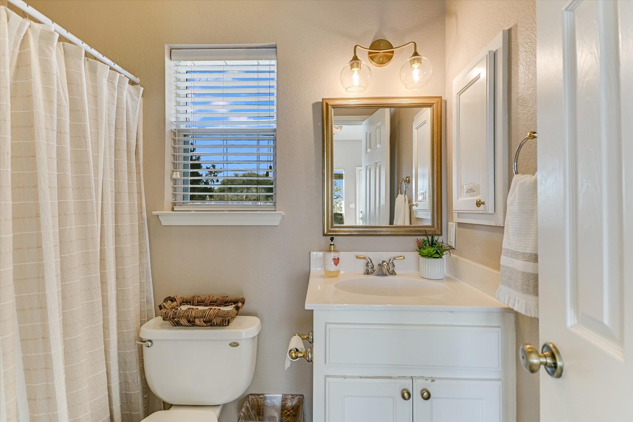 207 River Oaks Dr, Wimberley, TX 78676