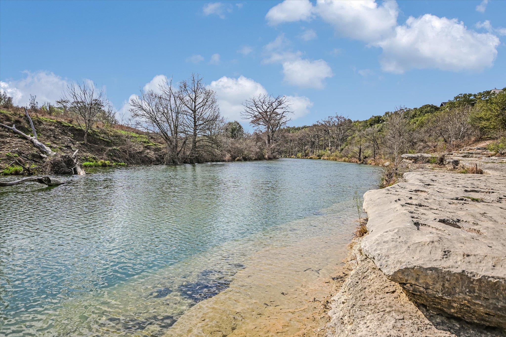 207 River Oaks Dr, Wimberley, TX 78676