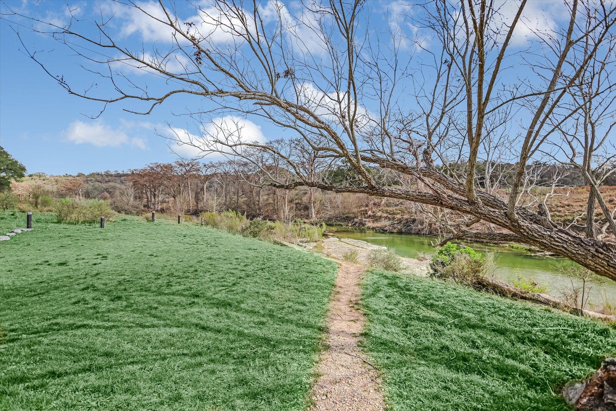 207 River Oaks Dr, Wimberley, TX 78676