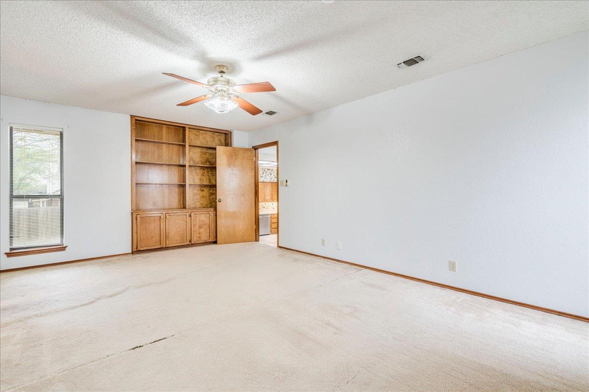 2132 Northcrest Dr, New Braunfels, TX 78130