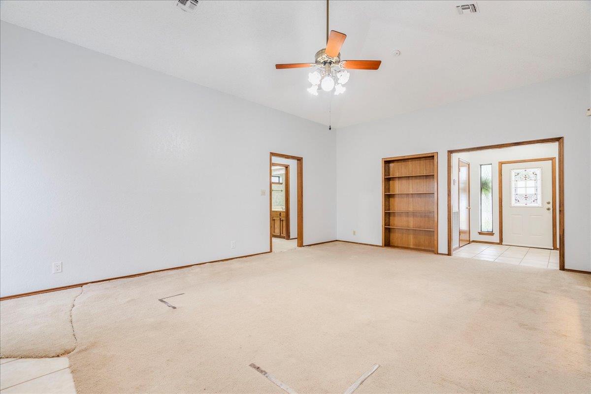 2132 Northcrest Dr, New Braunfels, TX 78130