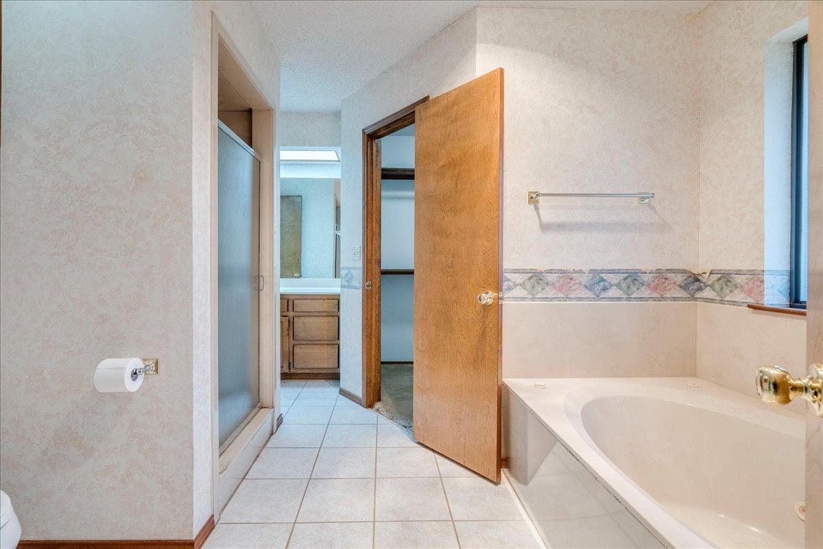 2132 Northcrest Dr, New Braunfels, TX 78130