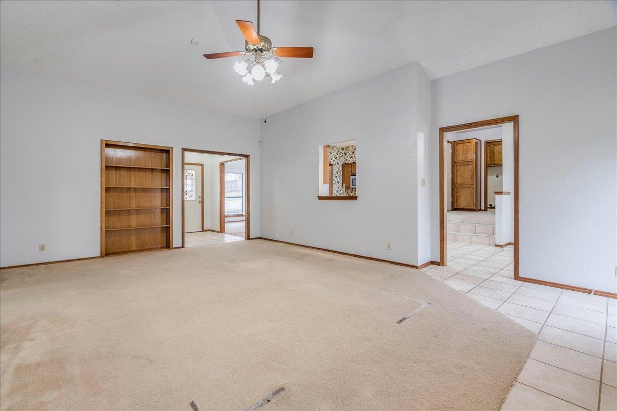 2132 Northcrest Dr, New Braunfels, TX 78130