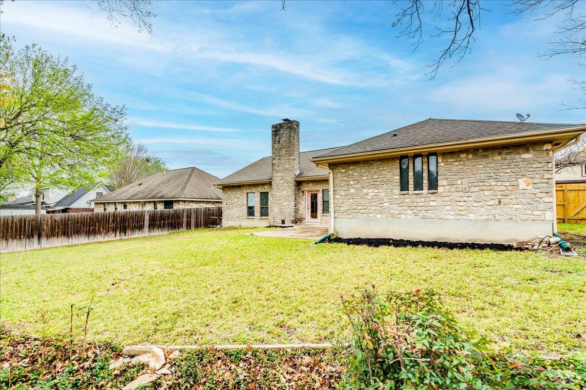2132 Northcrest Dr, New Braunfels, TX 78130