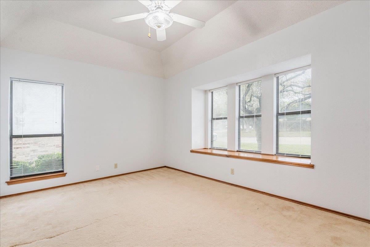 2132 Northcrest Dr, New Braunfels, TX 78130