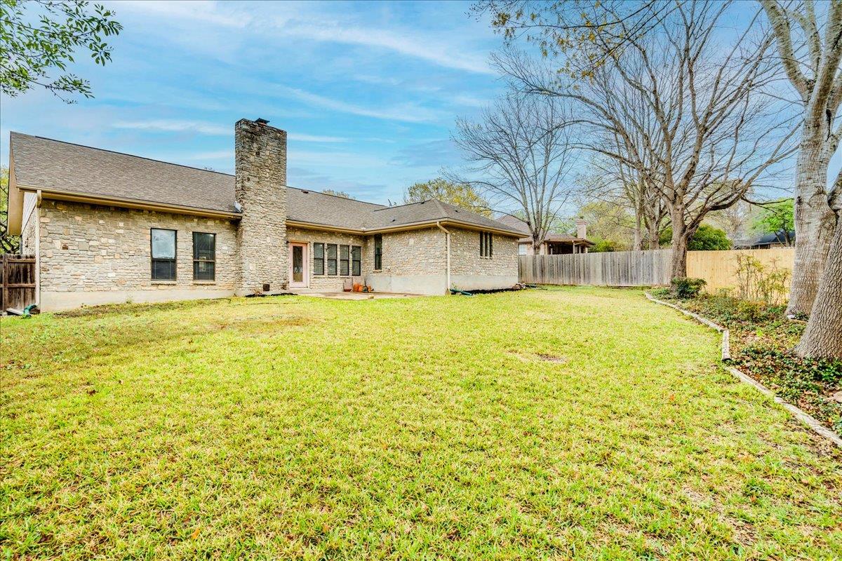 2132 Northcrest Dr, New Braunfels, TX 78130