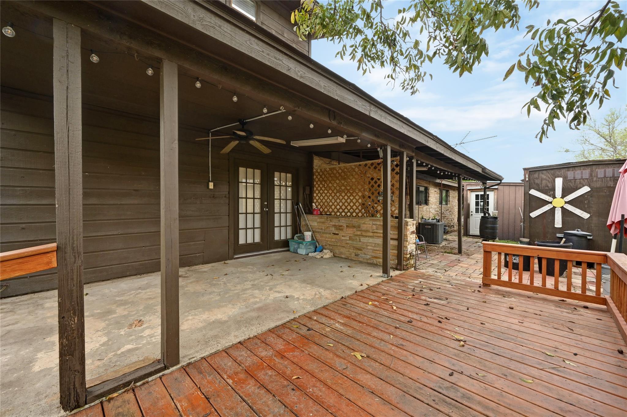 102 Rivercrest St, Luling, TX 78648