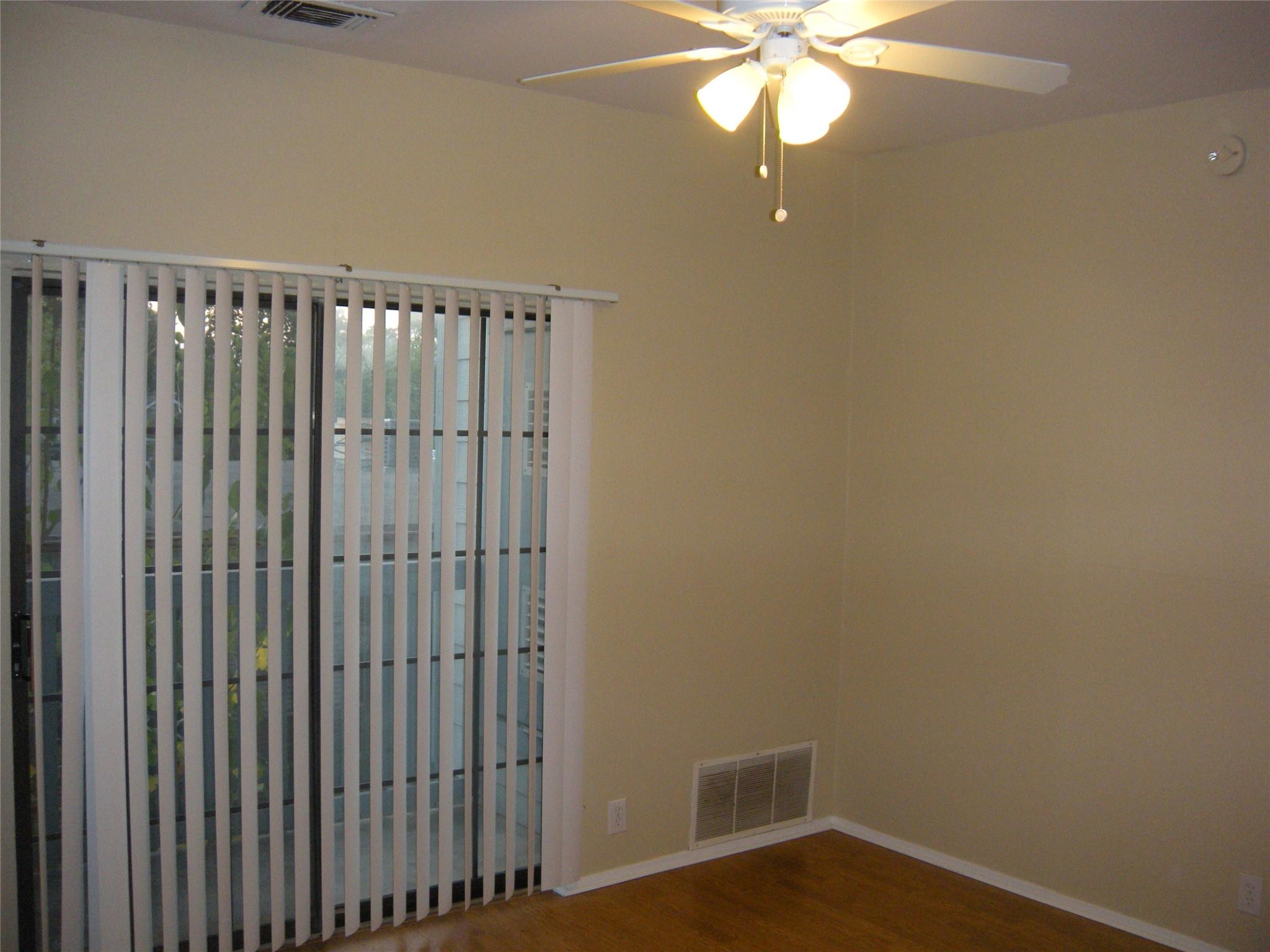 303 W 35th St # 203, Austin, TX 78705