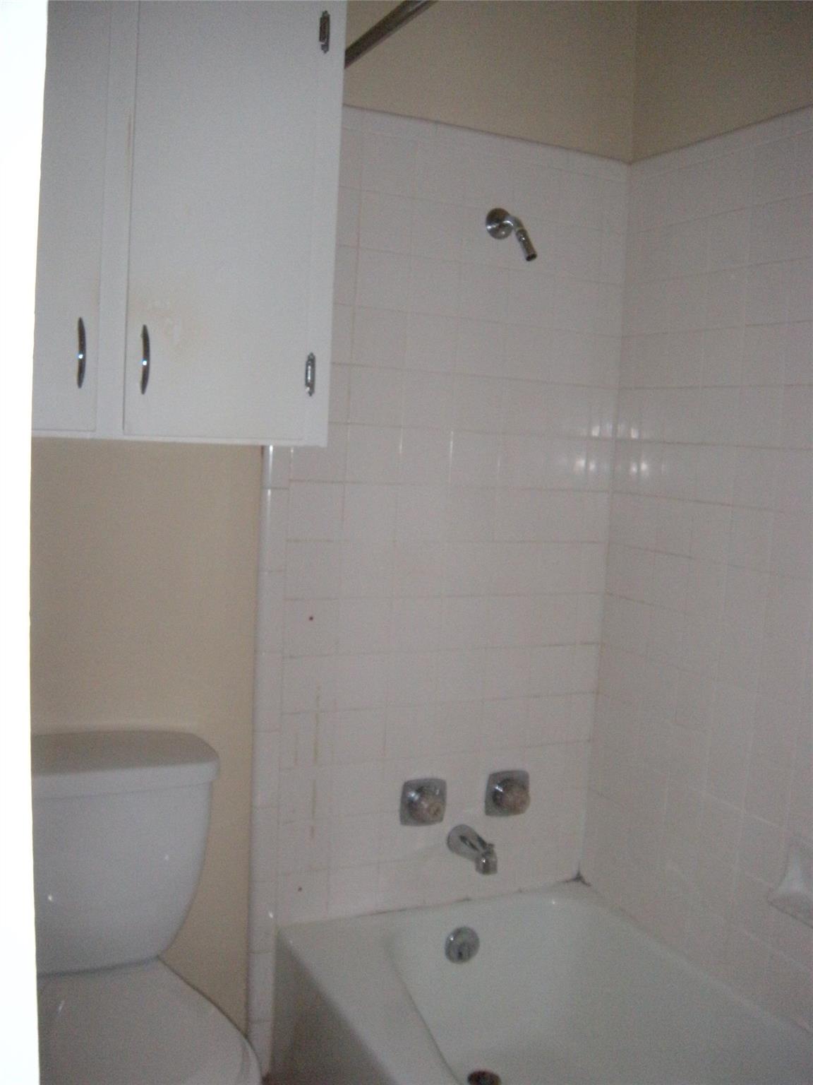 303 W 35th St # 203, Austin, TX 78705