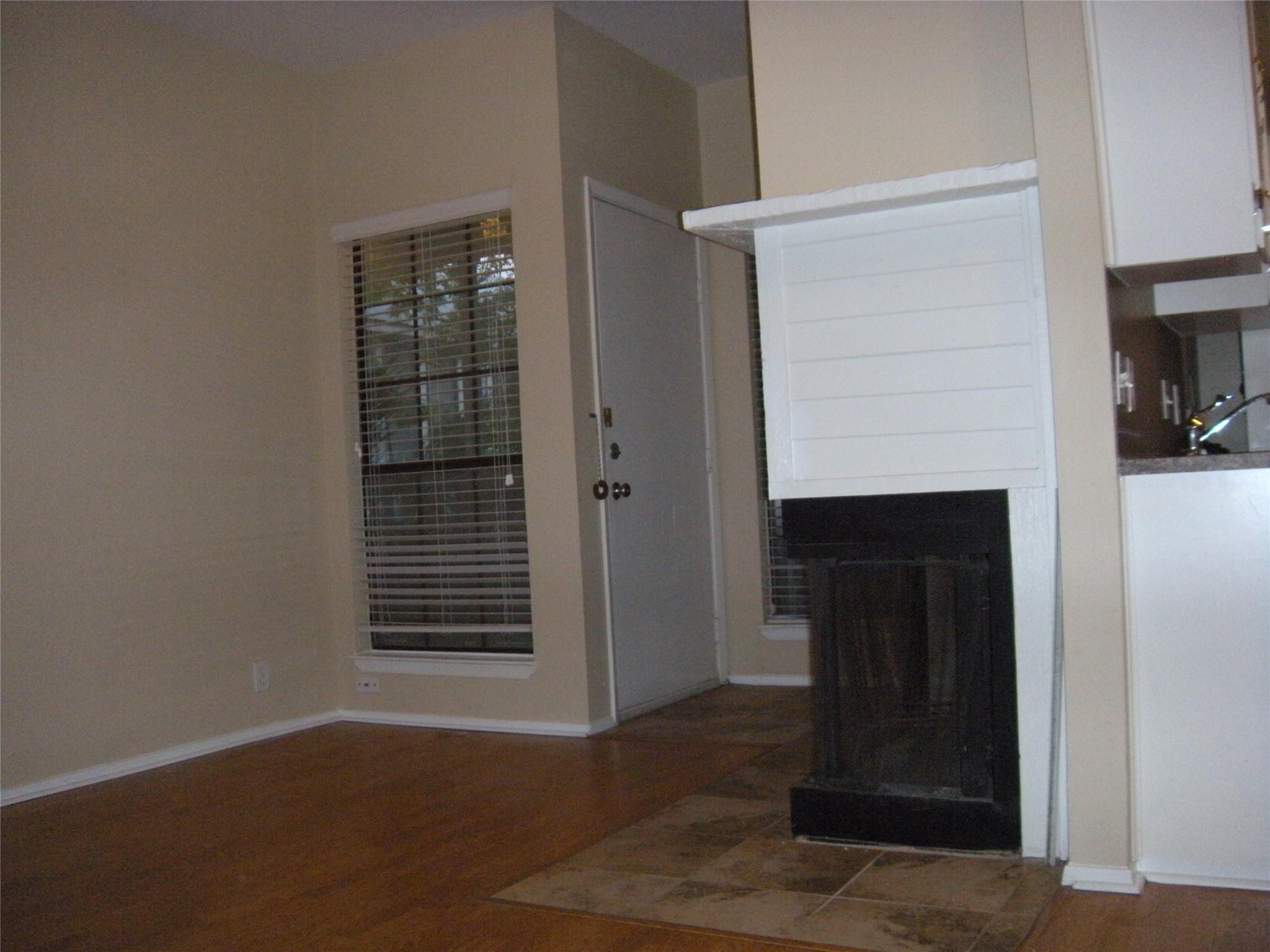 303 W 35th St # 203, Austin, TX 78705