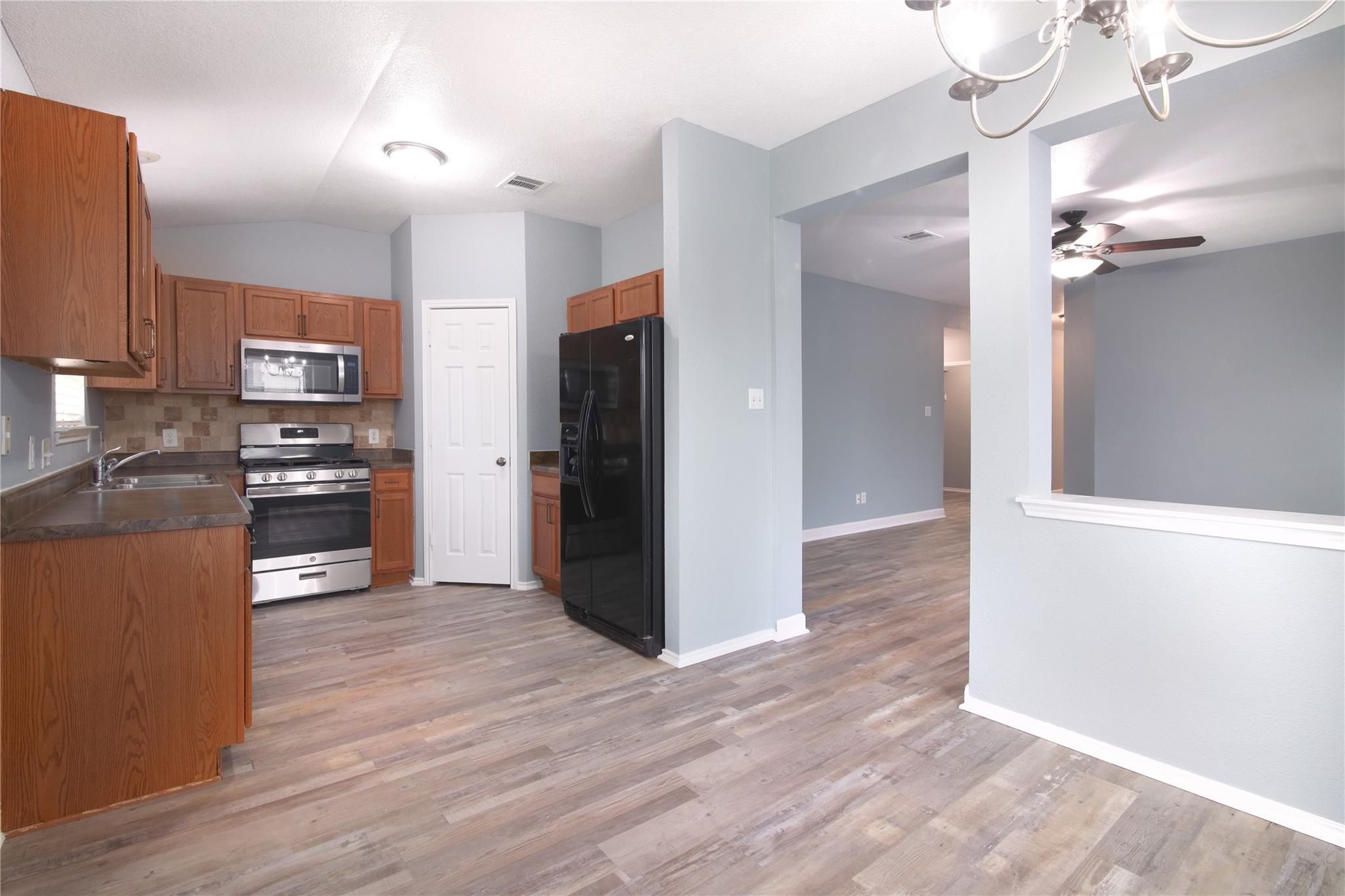 2643 Haselwood Ln, Round Rock, TX 78665