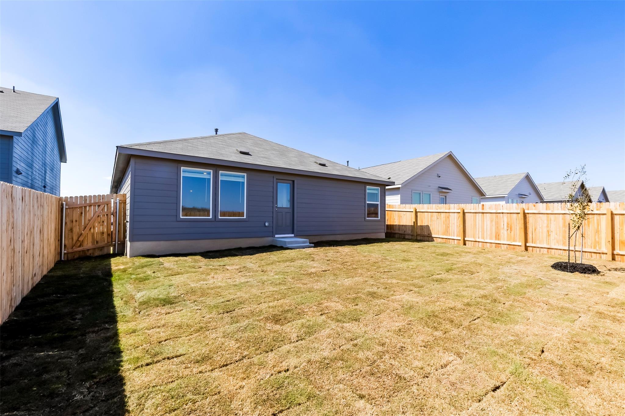 535 Paris St, Maxwell, TX 78656