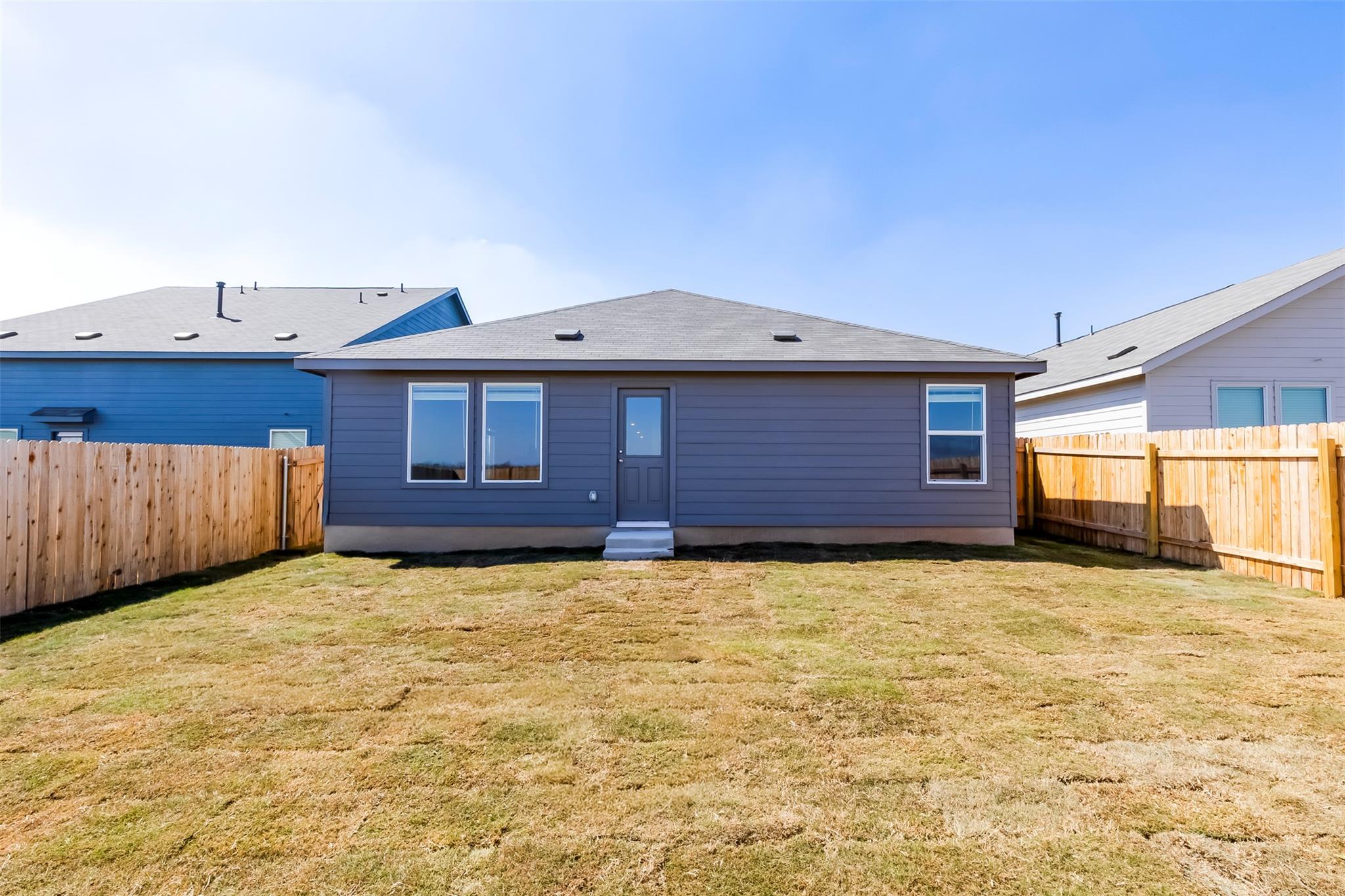 535 Paris St, Maxwell, TX 78656