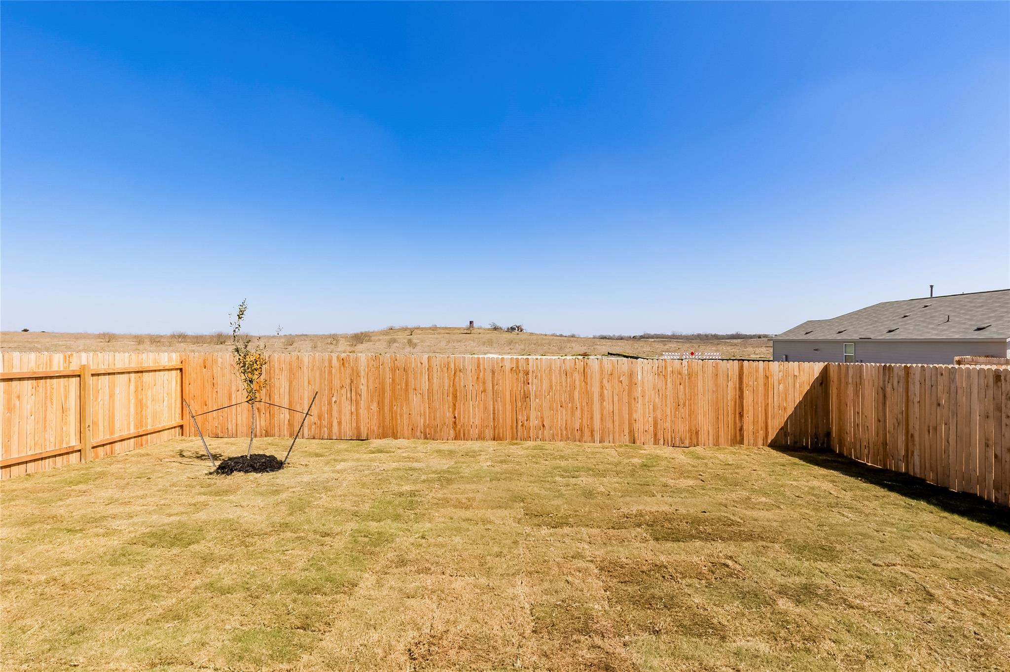 535 Paris St, Maxwell, TX 78656