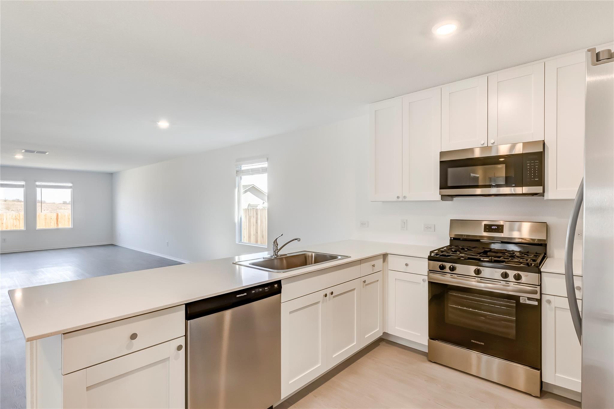 535 Paris St, Maxwell, TX 78656