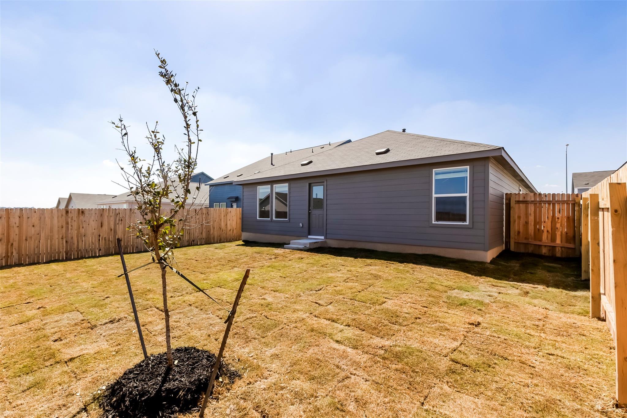 535 Paris St, Maxwell, TX 78656