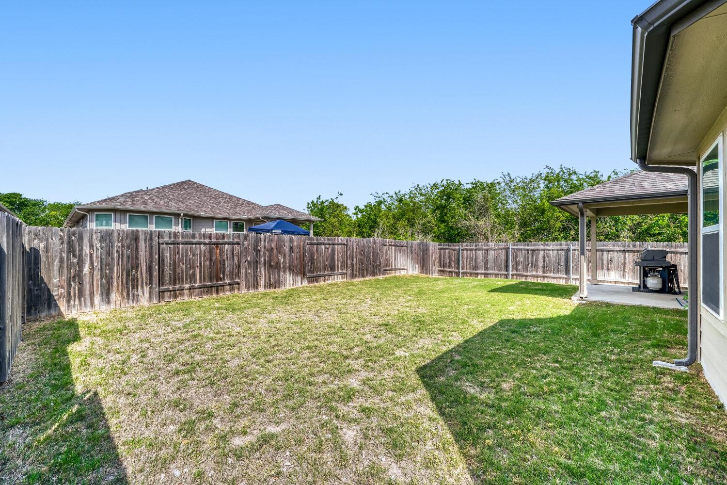 10505 Mager Ln, Hutto, TX 78634