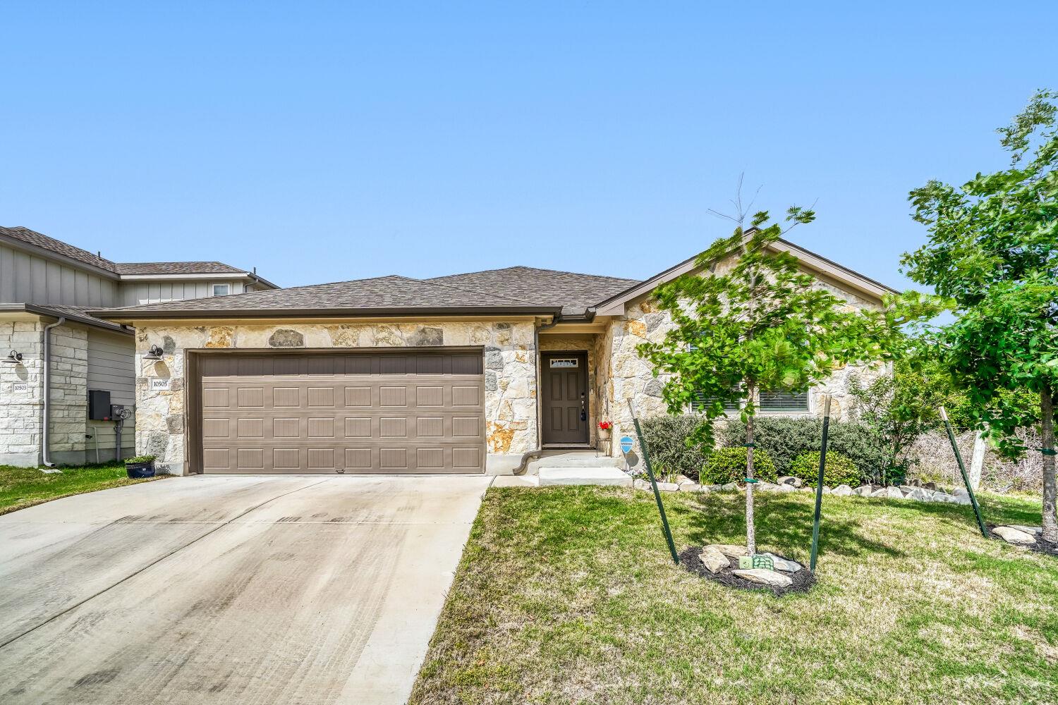 10505 Mager Ln, Hutto, TX 78634