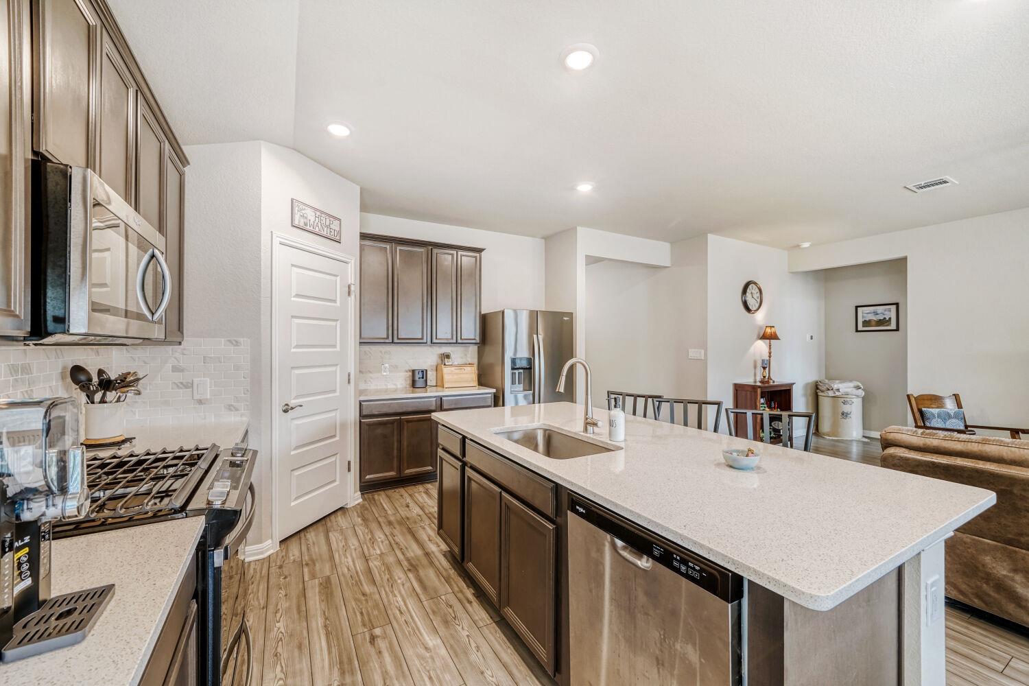 10505 Mager Ln, Hutto, TX 78634