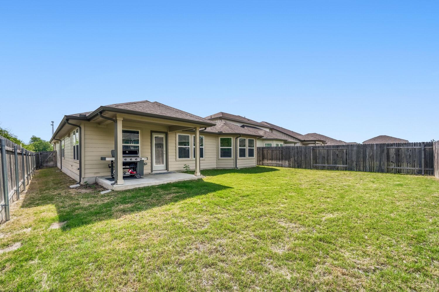 10505 Mager Ln, Hutto, TX 78634