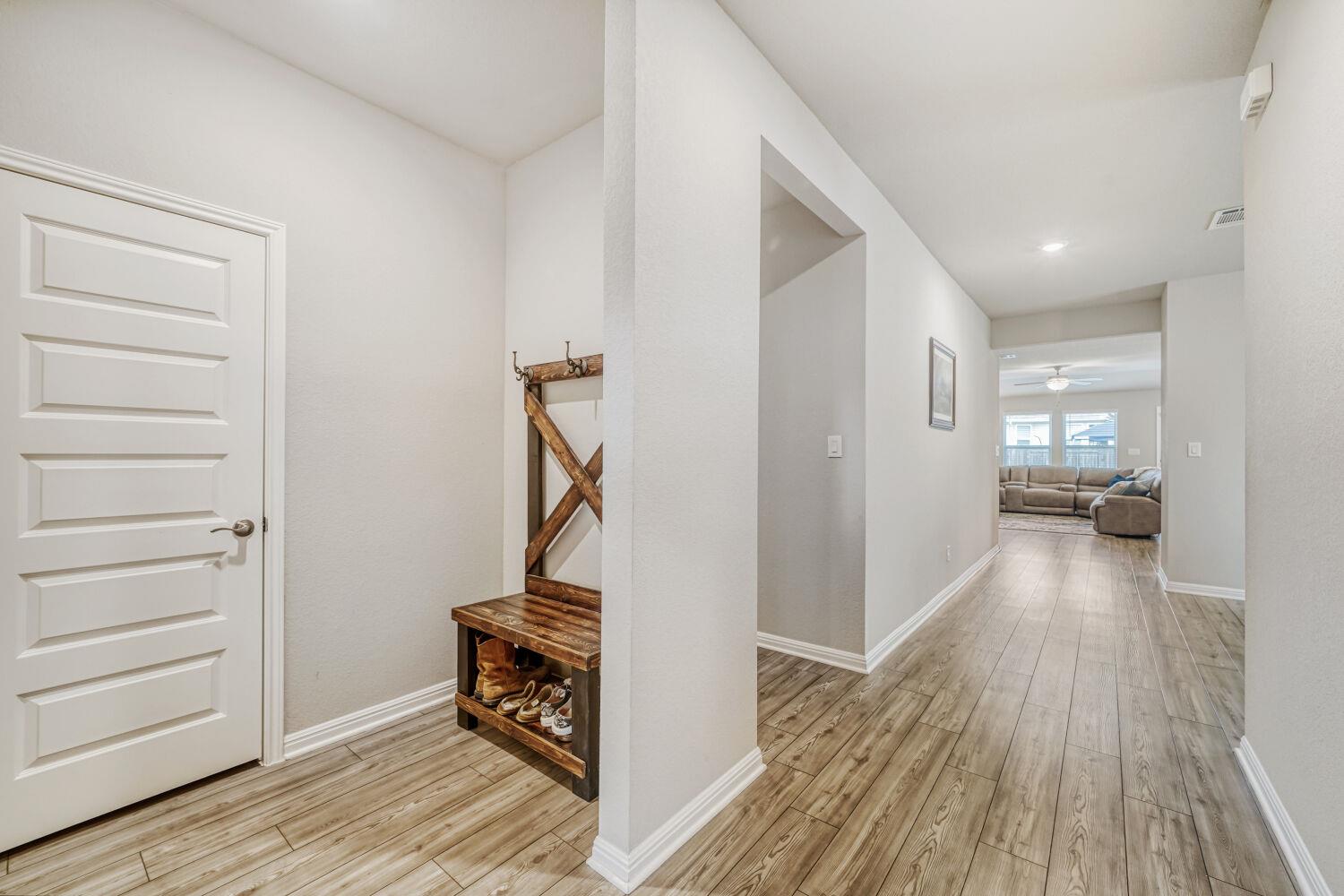 10505 Mager Ln, Hutto, TX 78634