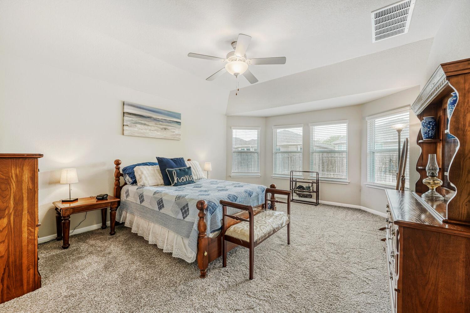 10505 Mager Ln, Hutto, TX 78634