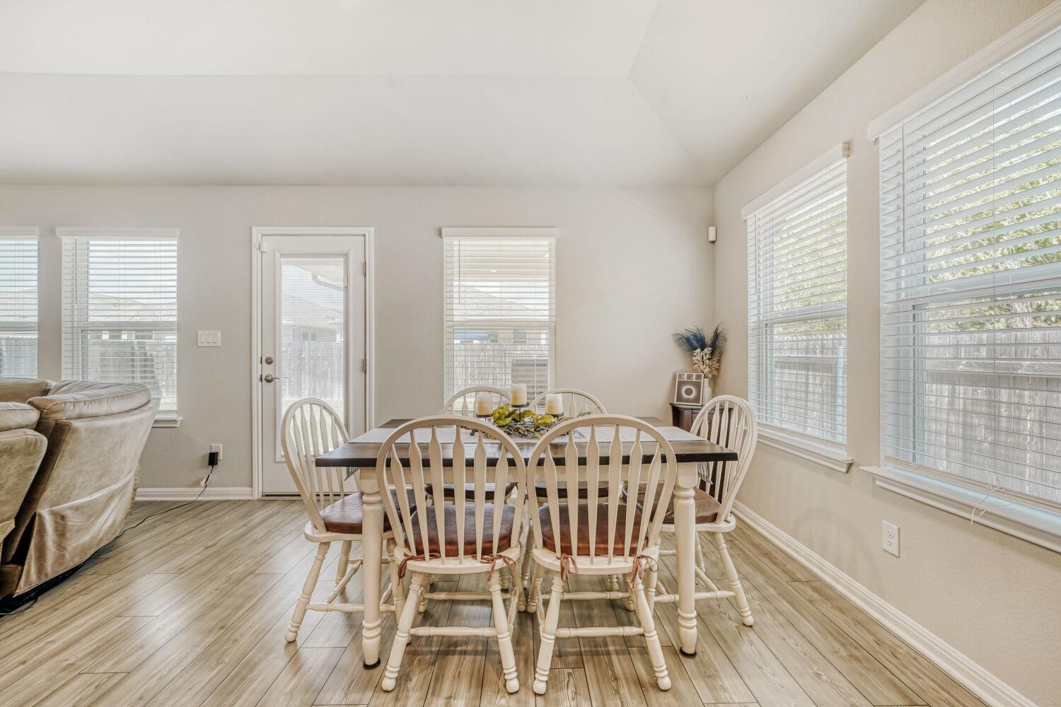 10505 Mager Ln, Hutto, TX 78634