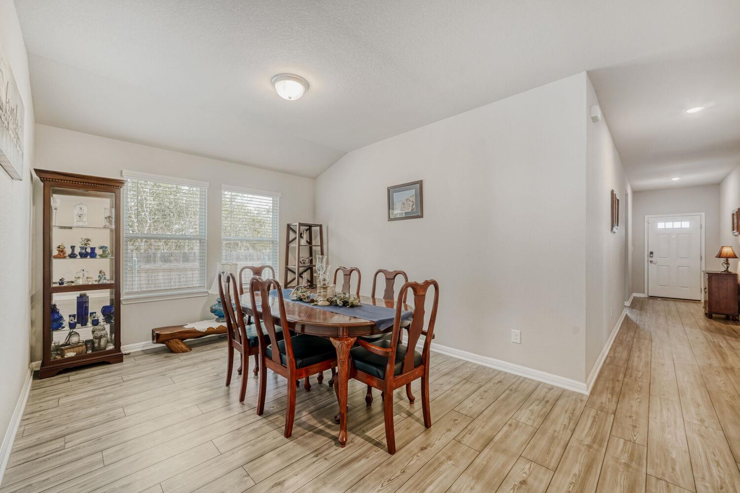 10505 Mager Ln, Hutto, TX 78634