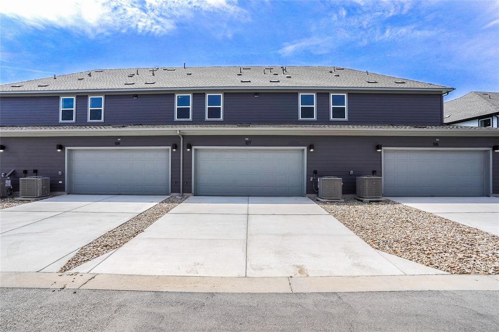 517 Emory Crossing Blvd, Hutto, TX 78634