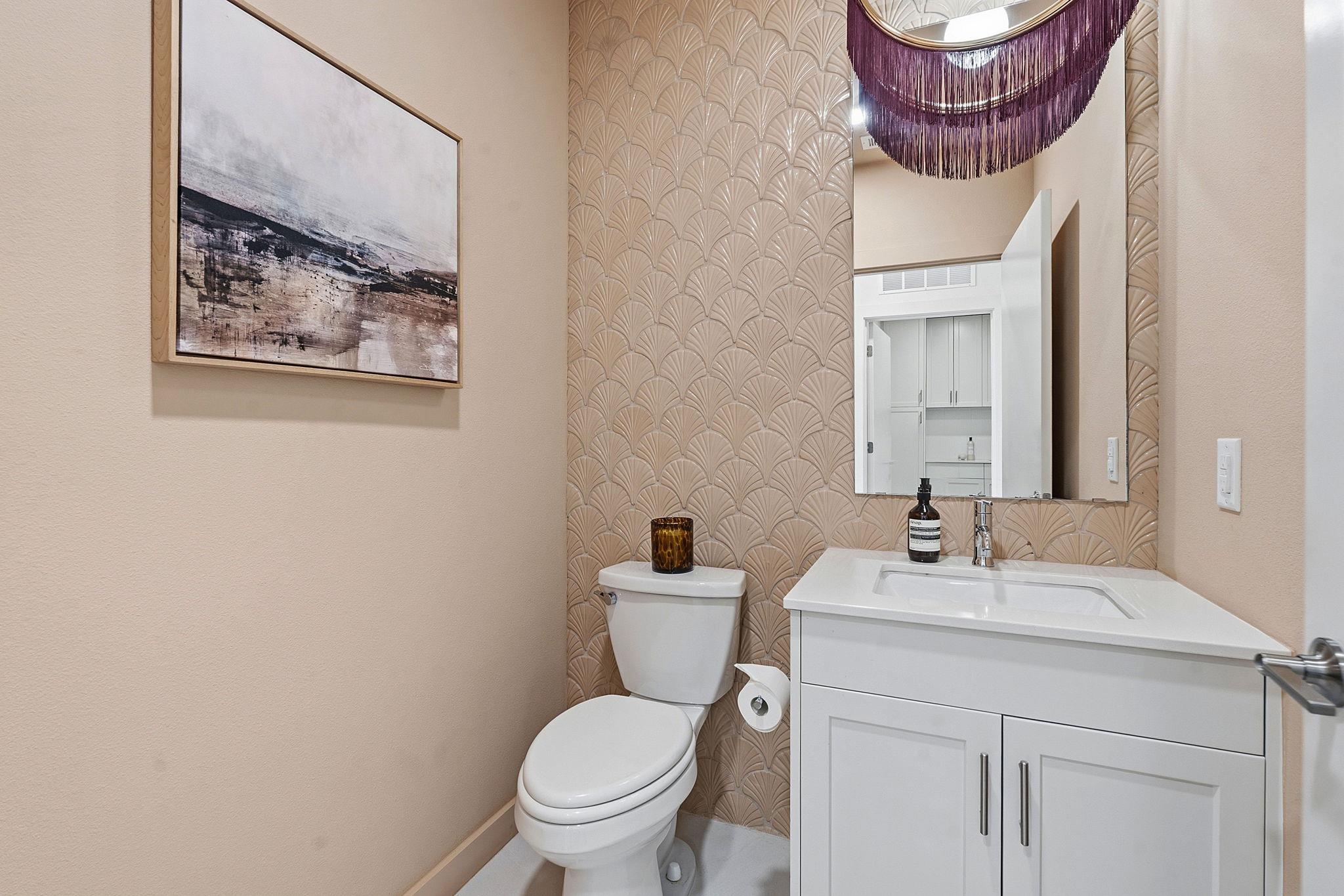 1600 S 1st St # 410, Austin, TX 78704