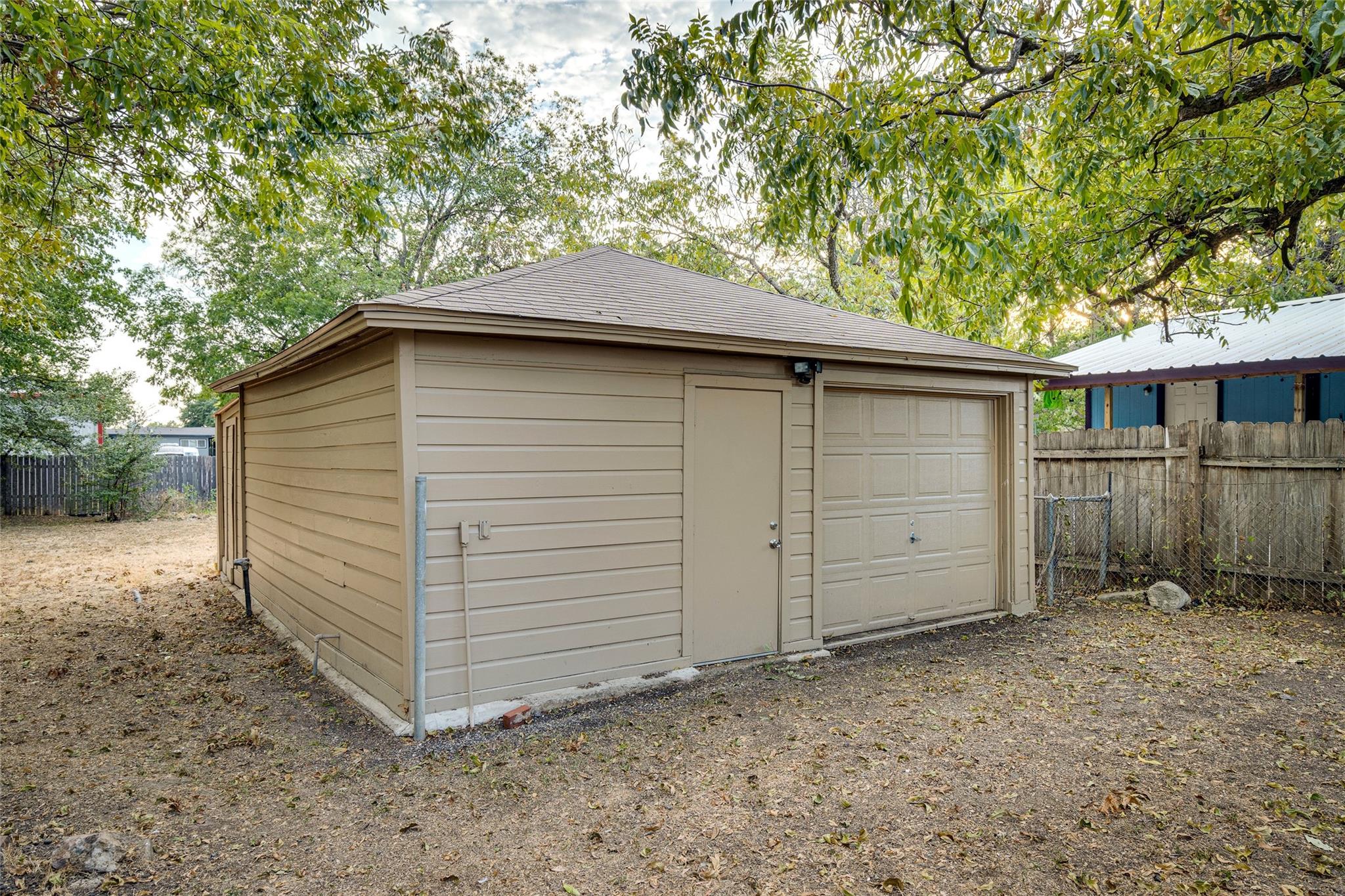 1011 E 49th St, Austin, TX 78751