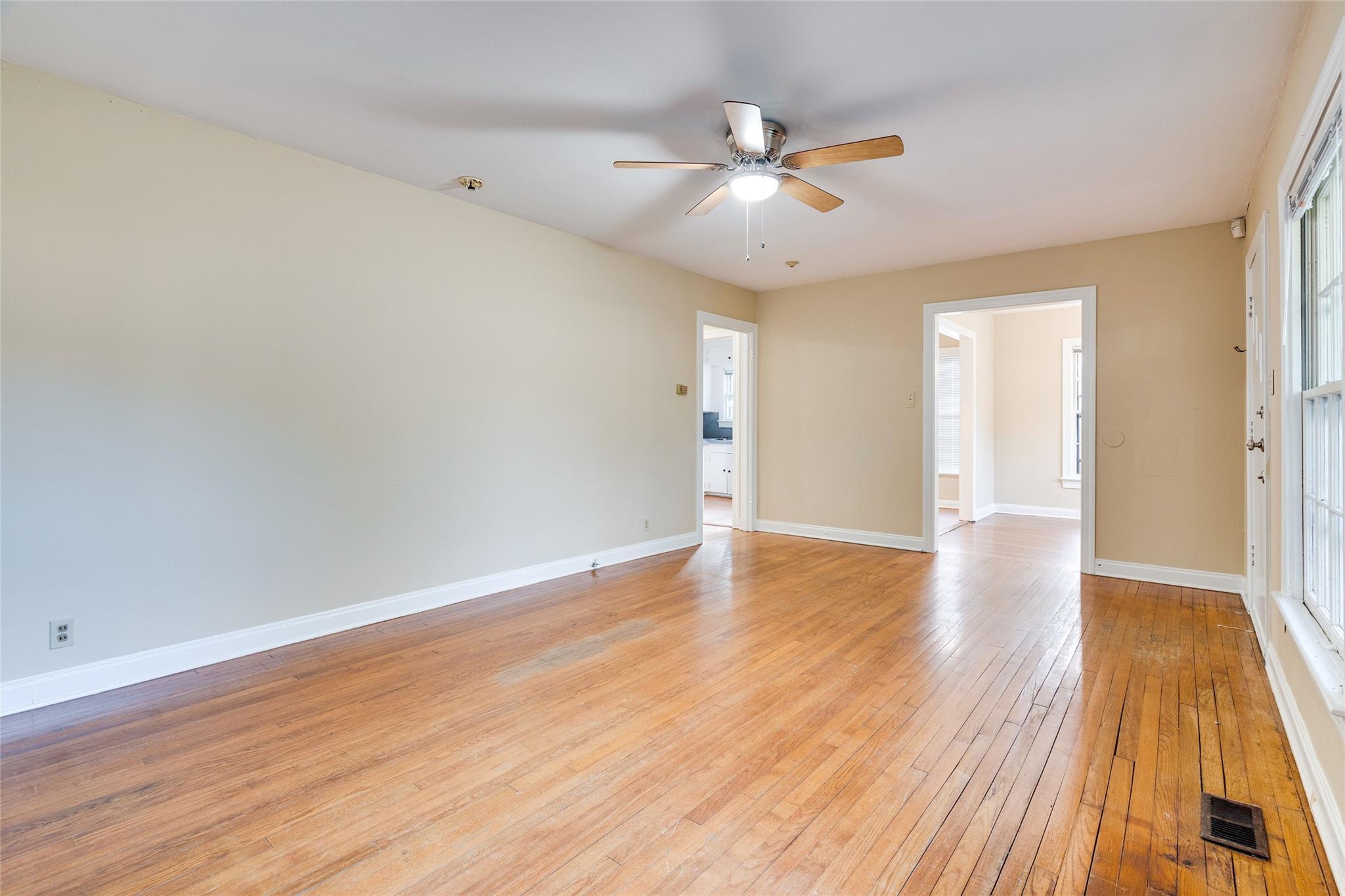 1011 E 49th St, Austin, TX 78751