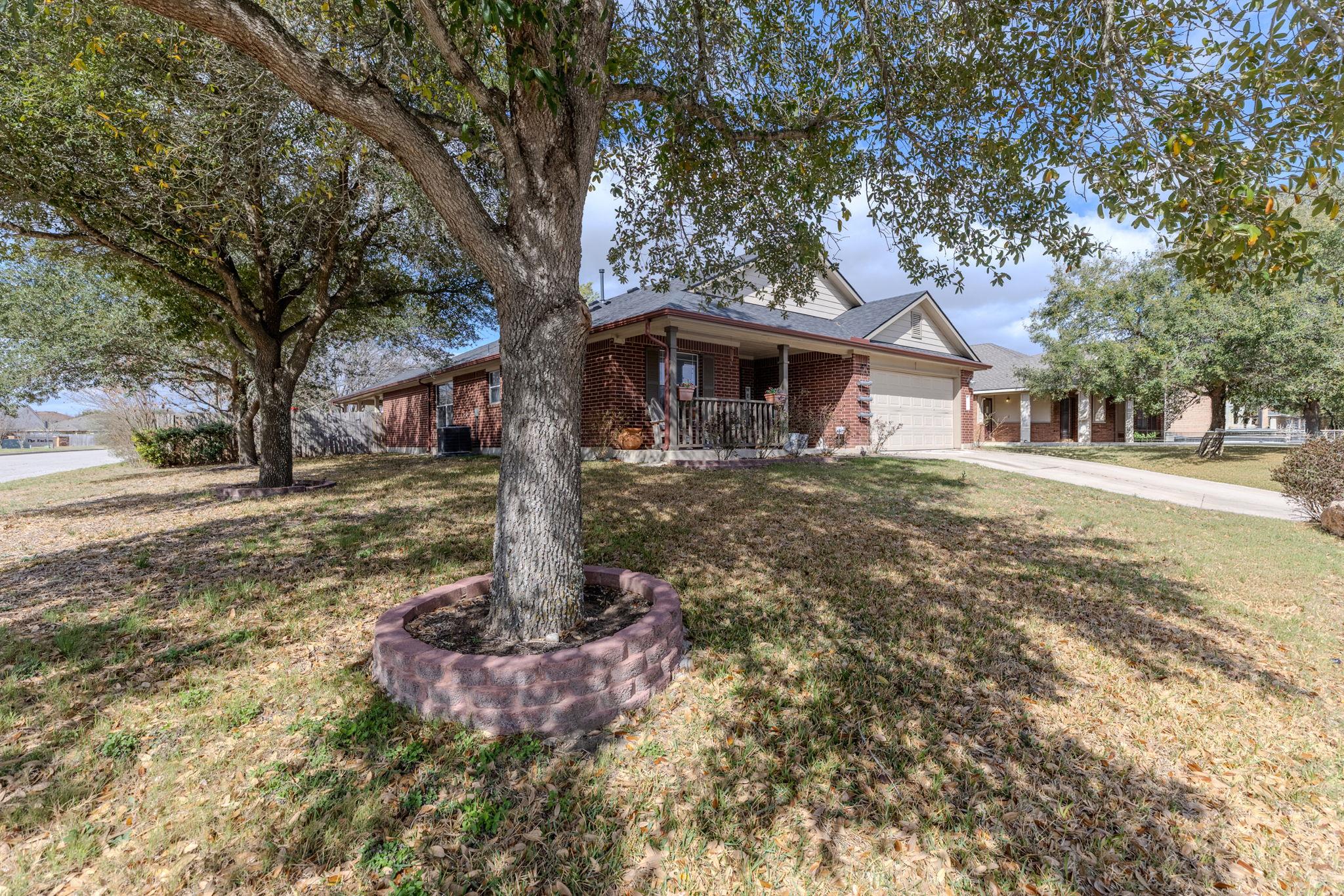 12800 Starbrimson Trl, Elgin, TX 78621