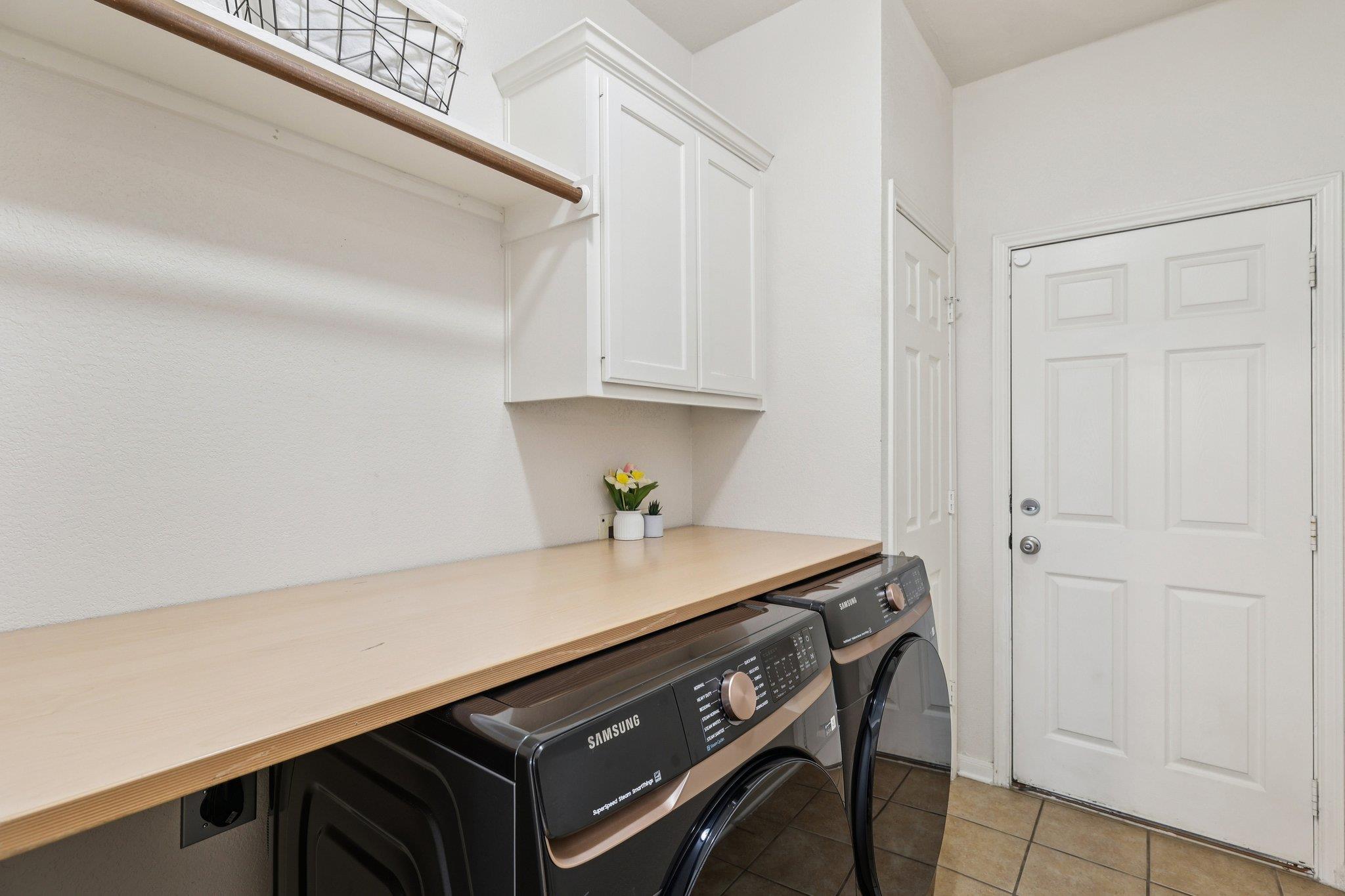 101 Blanco Dr, Hutto, TX 78634