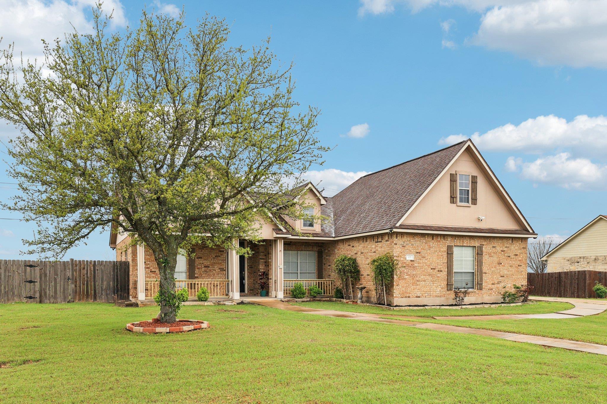 101 Blanco Dr, Hutto, TX 78634