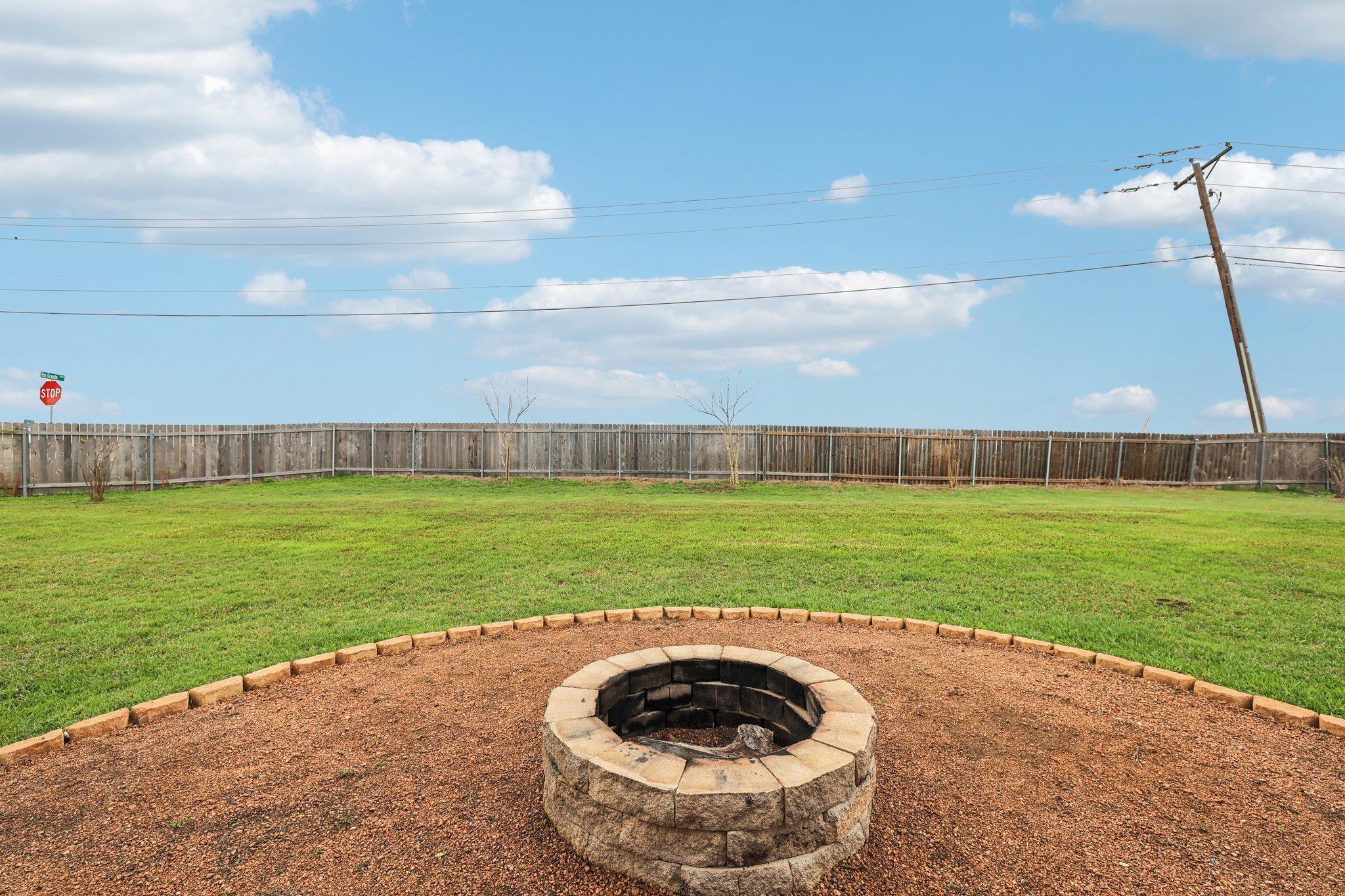 101 Blanco Dr, Hutto, TX 78634