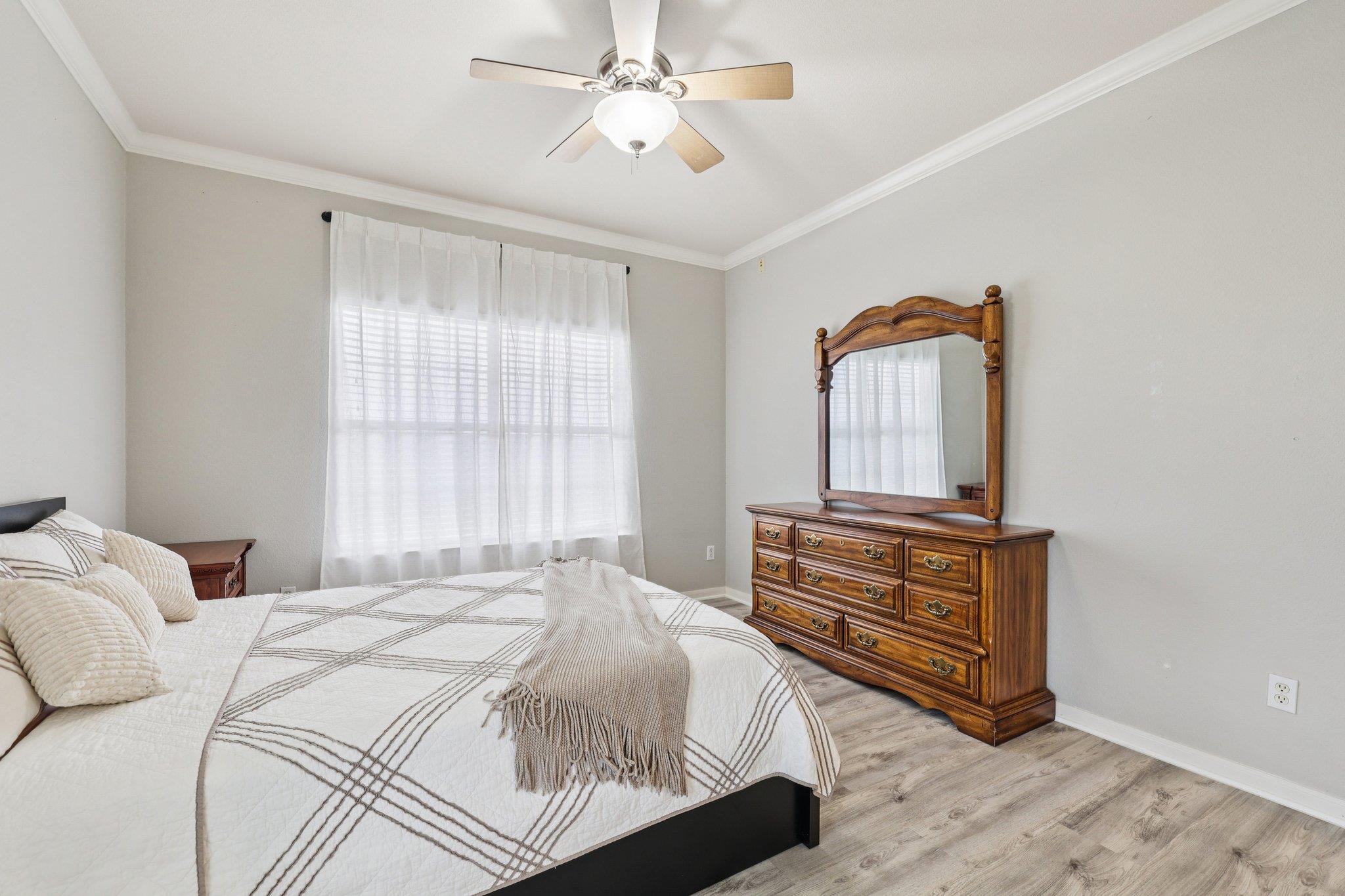 101 Blanco Dr, Hutto, TX 78634