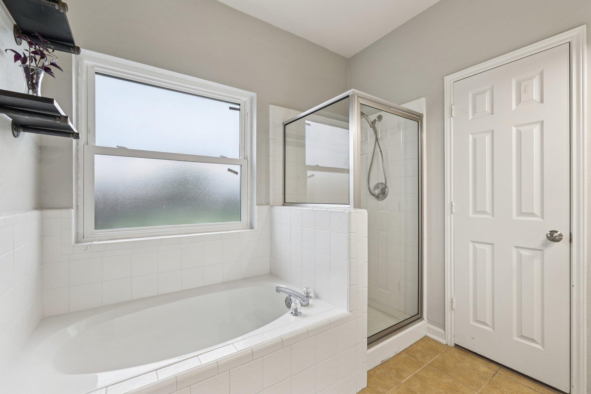 101 Blanco Dr, Hutto, TX 78634