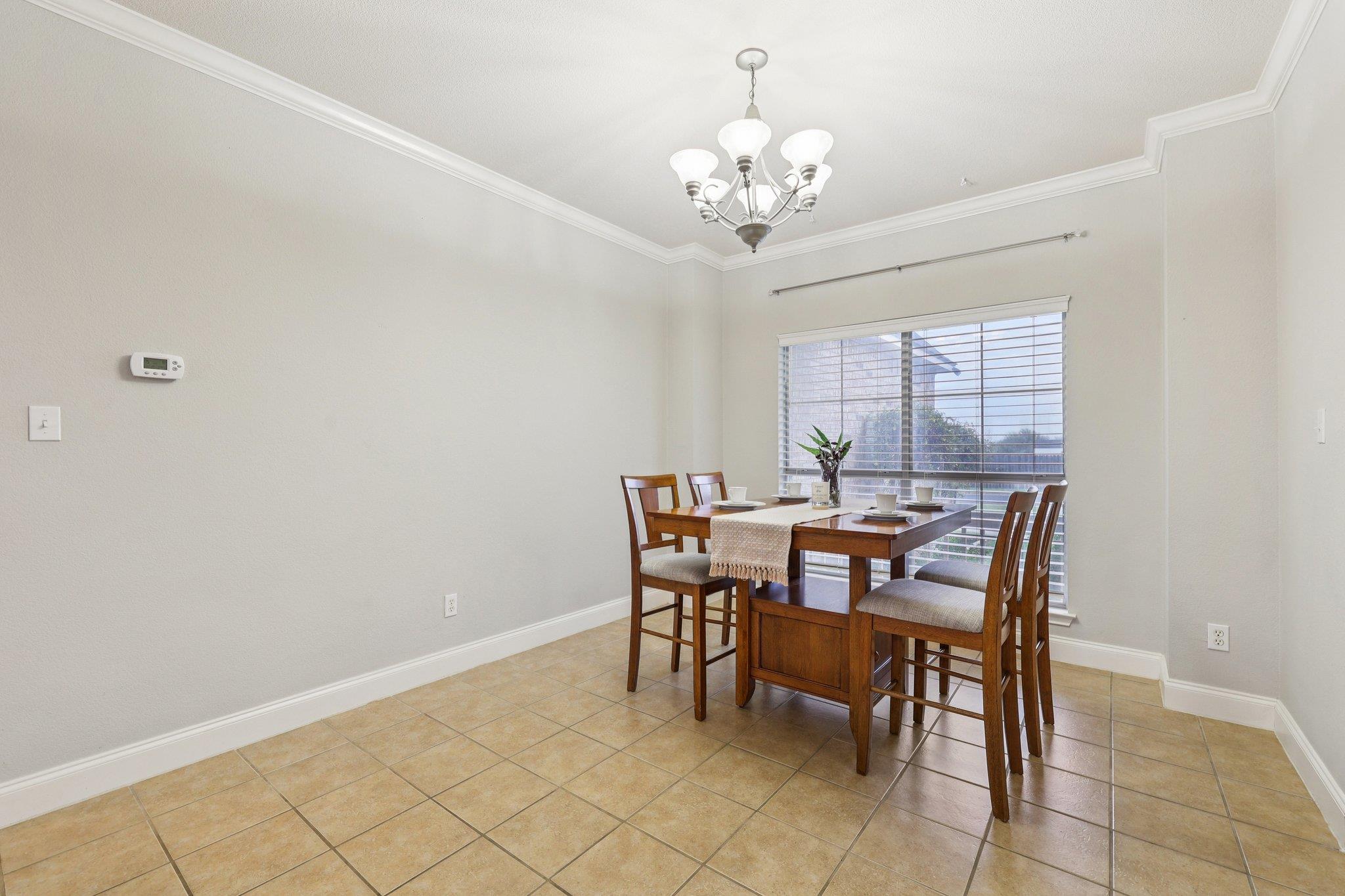 101 Blanco Dr, Hutto, TX 78634