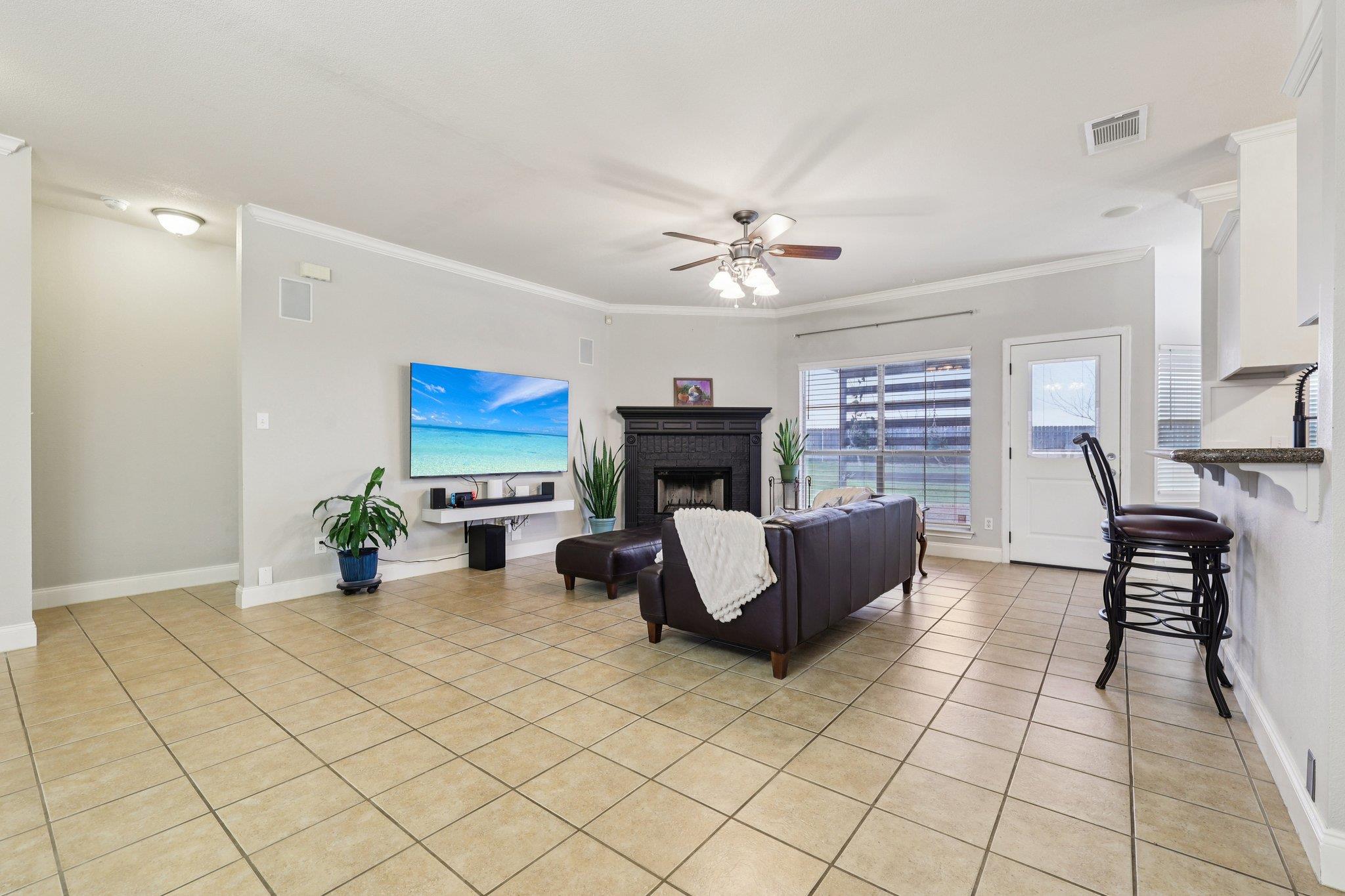 101 Blanco Dr, Hutto, TX 78634