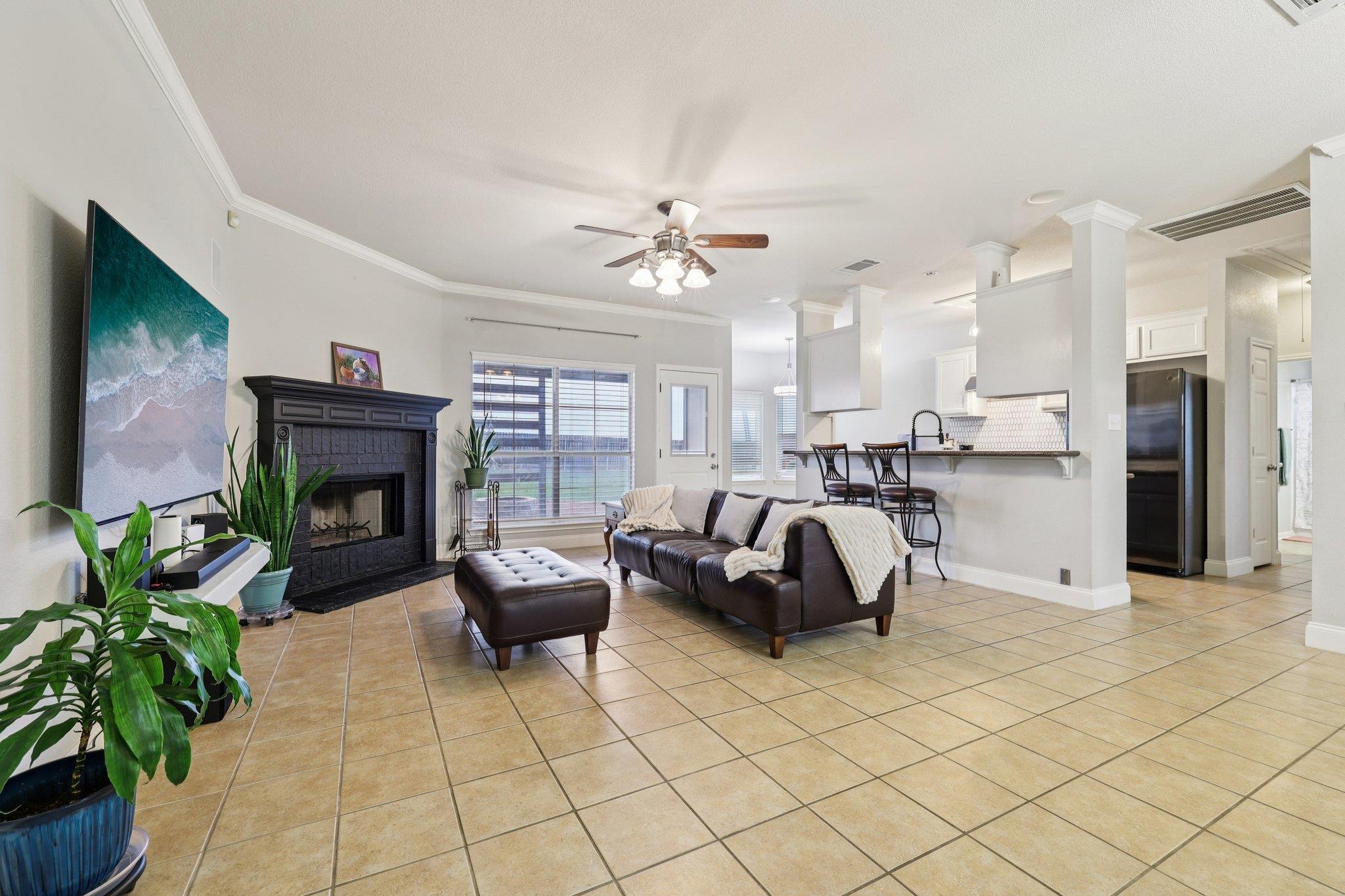 101 Blanco Dr, Hutto, TX 78634