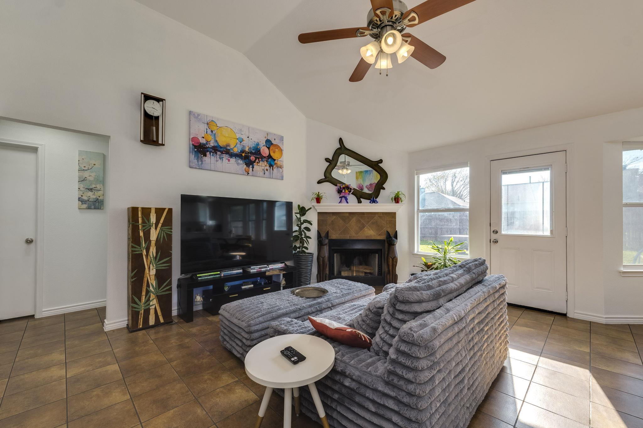 507 Clear Spring Ln, Leander, TX 78641